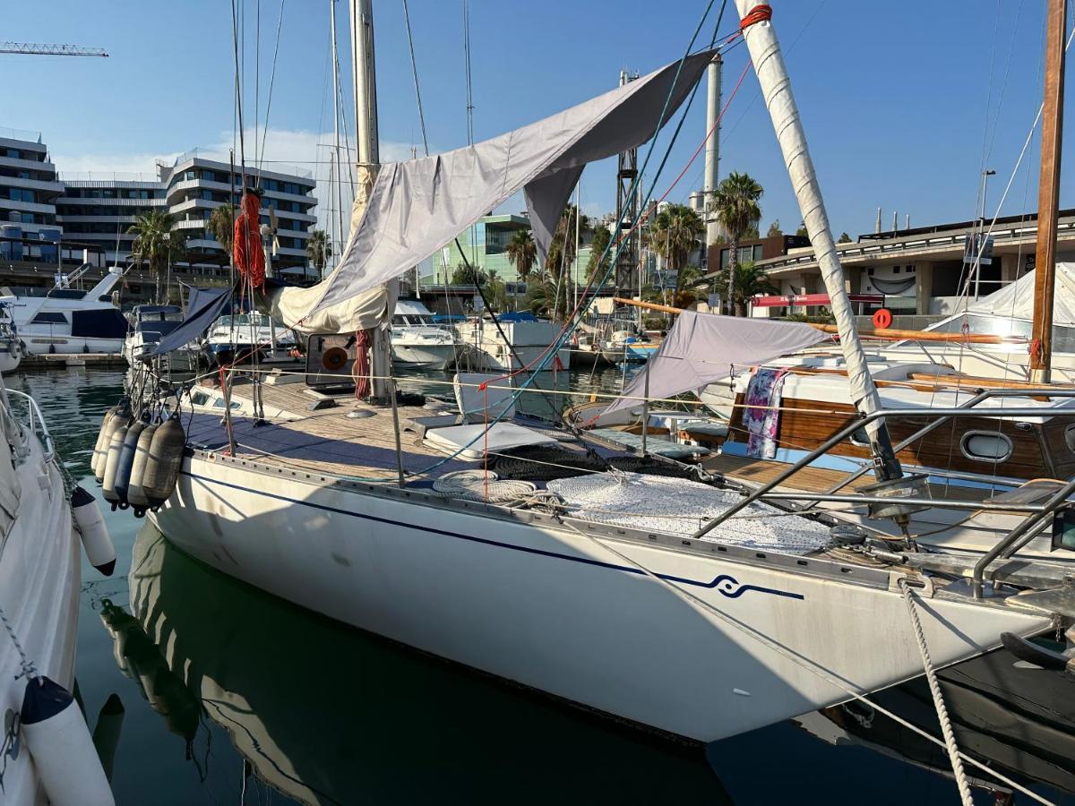 Unique Wooden Sail Yacht + 2 Bikes Included! 호텔 산트 아드리아 데 베소스 외부 사진