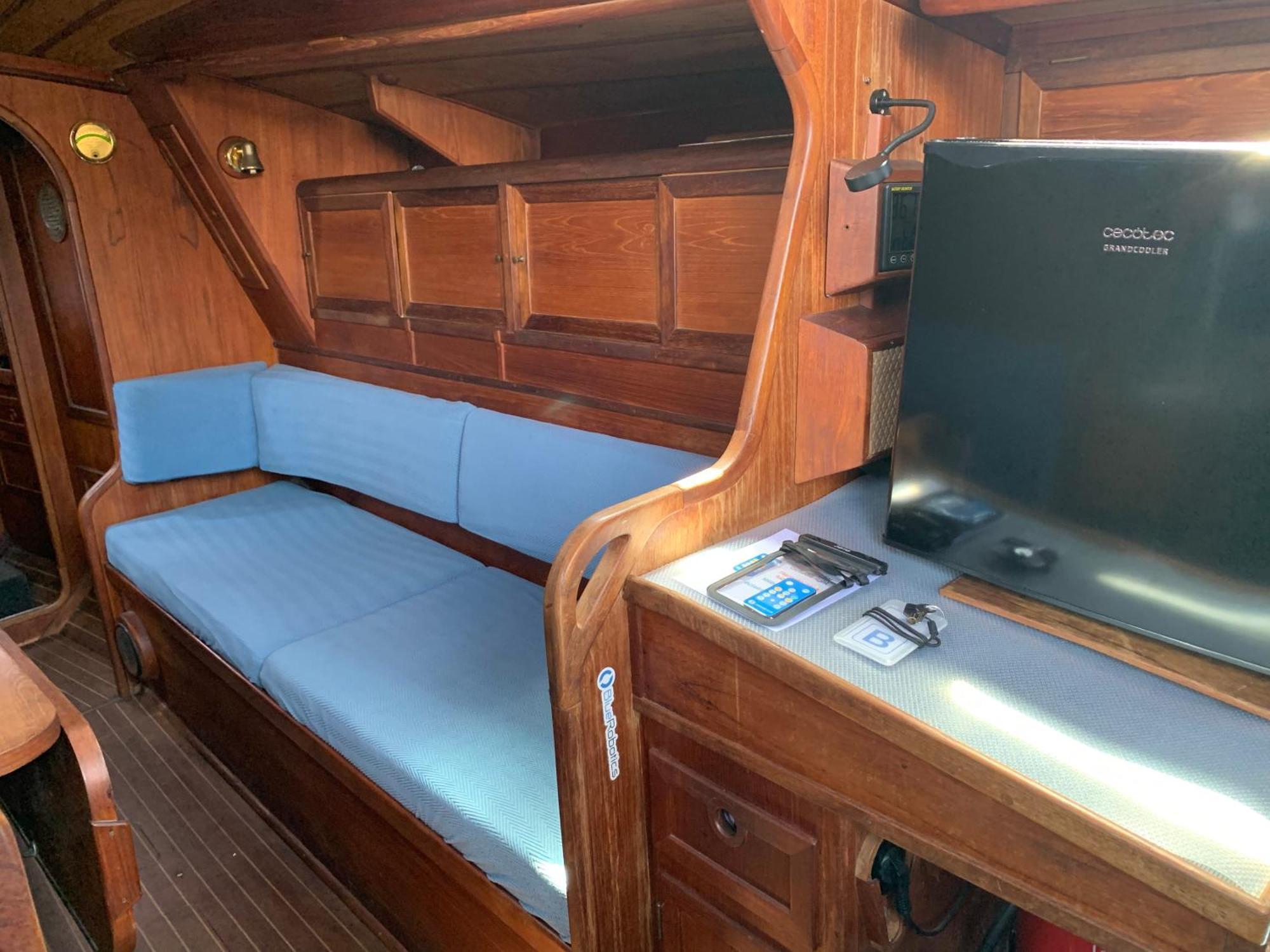 Unique Wooden Sail Yacht + 2 Bikes Included! 호텔 산트 아드리아 데 베소스 외부 사진